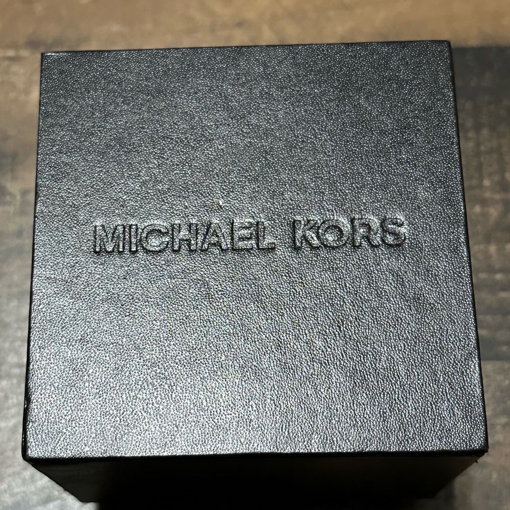 Michael Kors Espresso Madison Watch - Picture 12 of 12